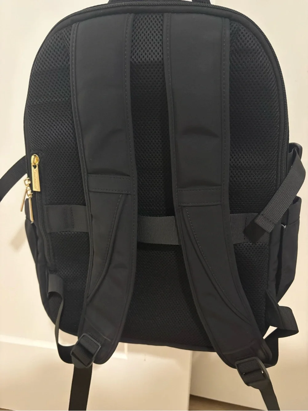 Isaac Mizrahi backpack - Picture 6 of 6